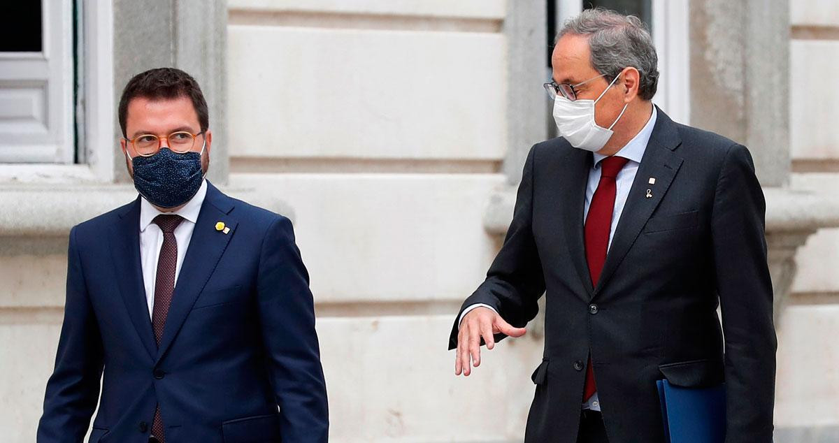 El expresidente de la Generalitat, Quim Torra (d), y el vicepresidente, Pere Aragonès (i) responsables del Govern durante el estado de alarma por el Covid/ EFE