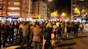 Imagen de la avenida Meridiana de Barcelona cortada por 27ª noche consecutiva / TWITTER