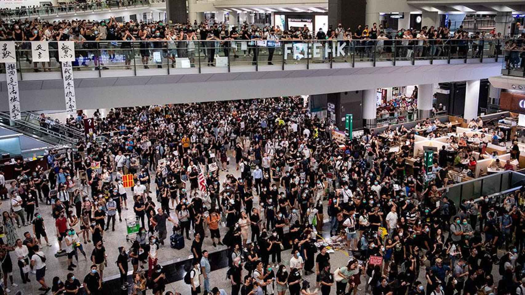 Protestas en el aeropuerto de Hong Kong (China) / EFE