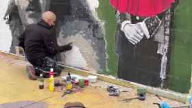 El grafitero Roc Blackblock pinta un segundo mural en apoyo a Hasél / TWITTER