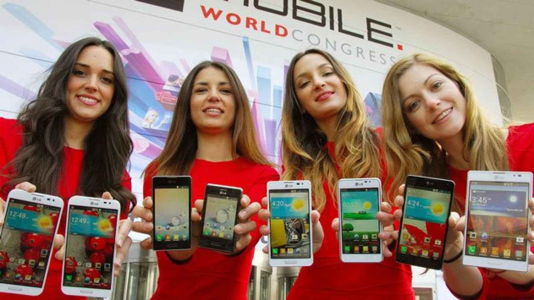 Cuatro azafatas en el Mobile World Congress (MWC) / CG