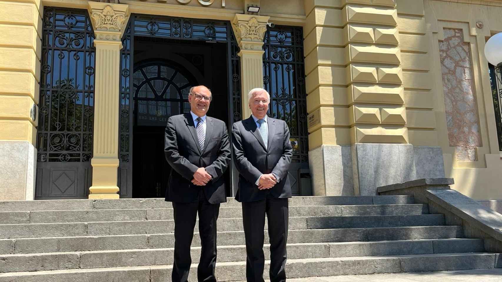 El nuevo presidente de Cecot, Xavier Panés, y su expresidente, Antoni Abad / CECOT