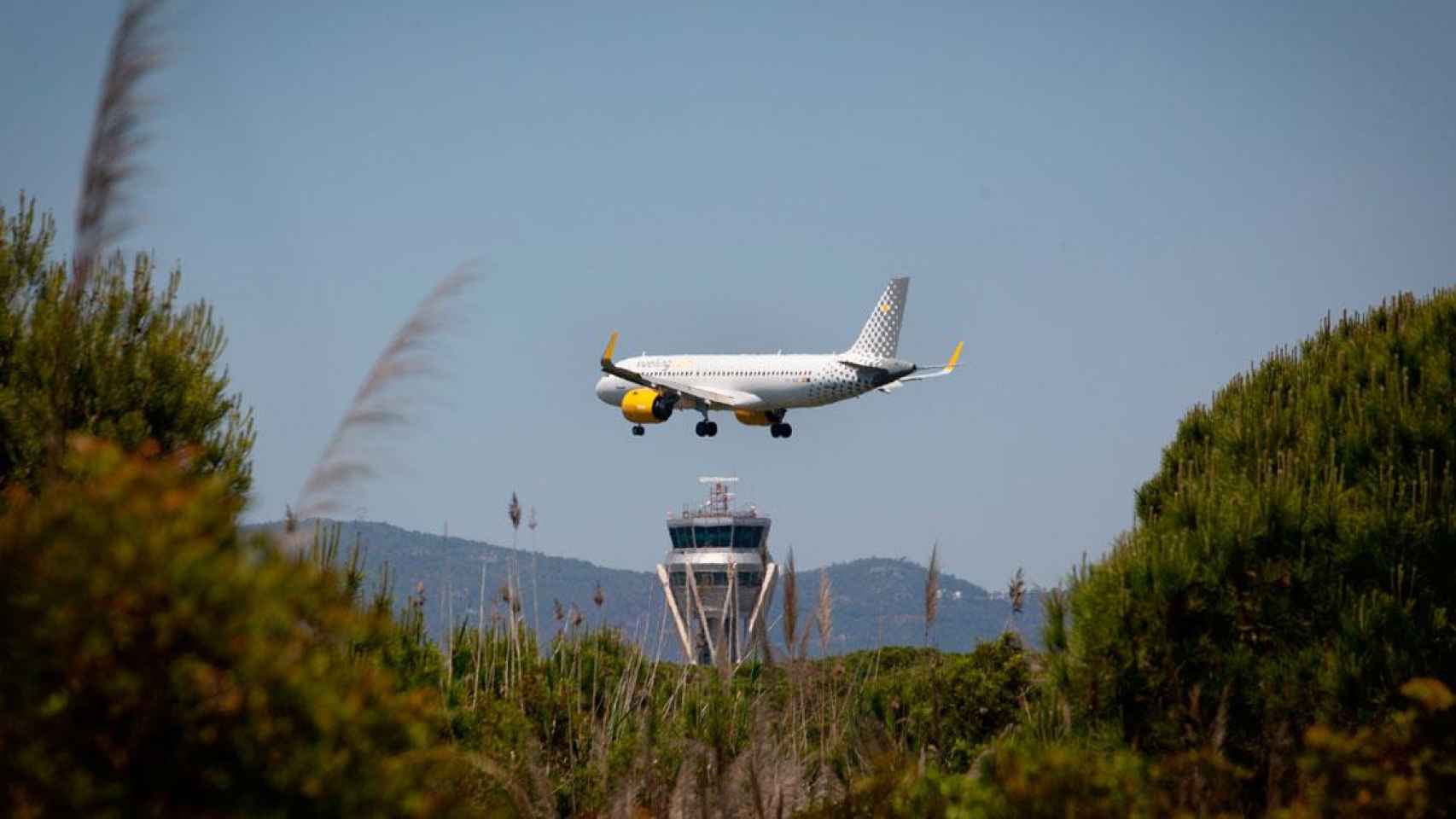Una aeronave durante una operación en el aeropuerto Josep Tarradellas Barcelona-El Prat / EP