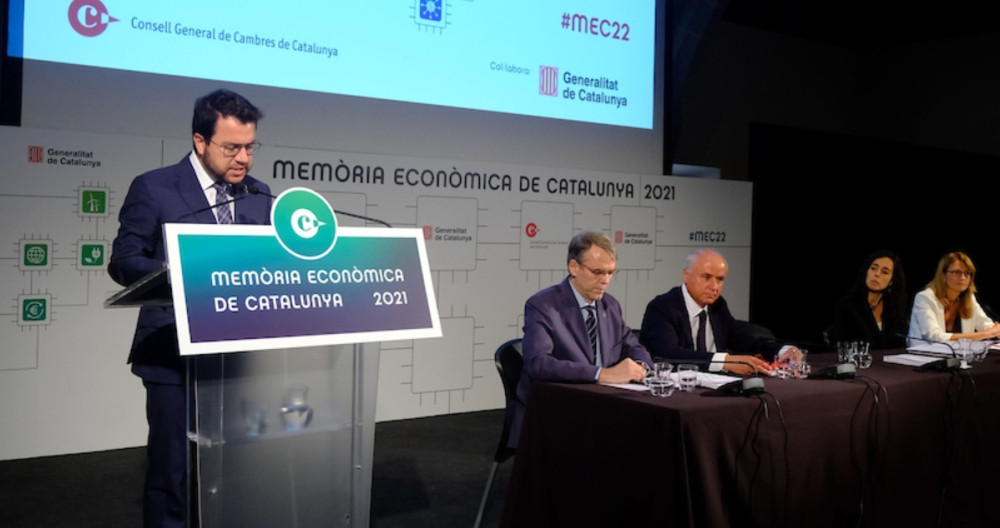 El presidente Pere Aragonès interviene en la presentación de la memoria económica de Cataluña de 2021 elaborada por las cámaras catalanas / CEDIDA