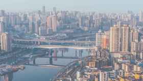 La ciudad china de Chongqing, donde un hombre ha sido condenado a muerte por lanzar a sus hijos desde un decimoquinto piso / WIKIMEDIA COMMONS