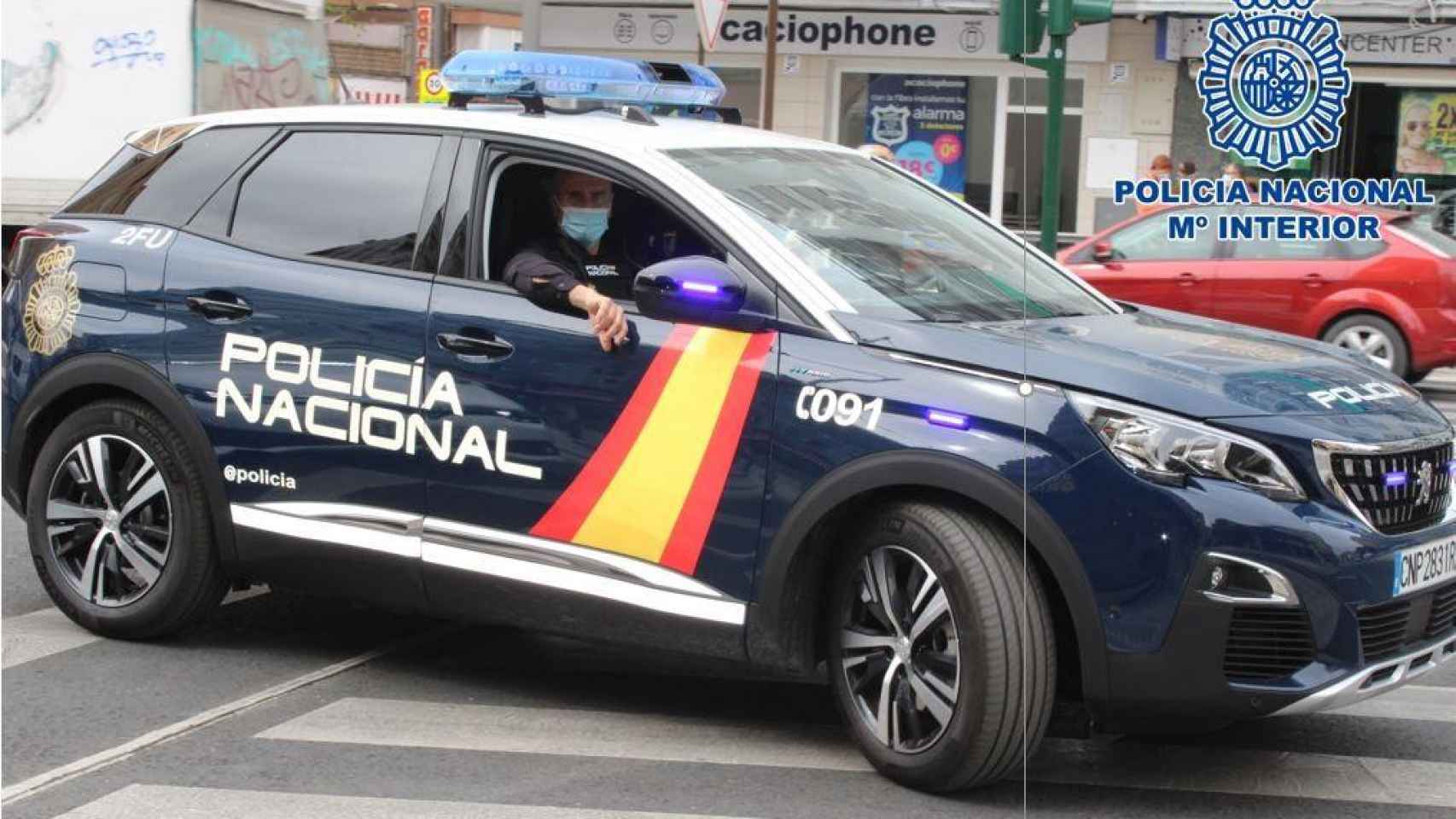 Un coche de la Policía Nacional que detiene a la pareja por abusos sexuales a la hija / EP