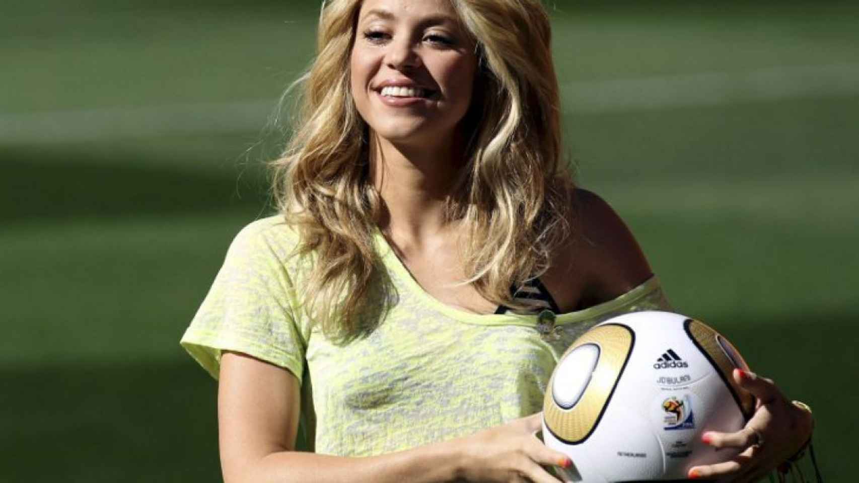 Shakira con el balón
