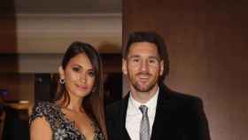 Leo Messi y Antonella balón de oro