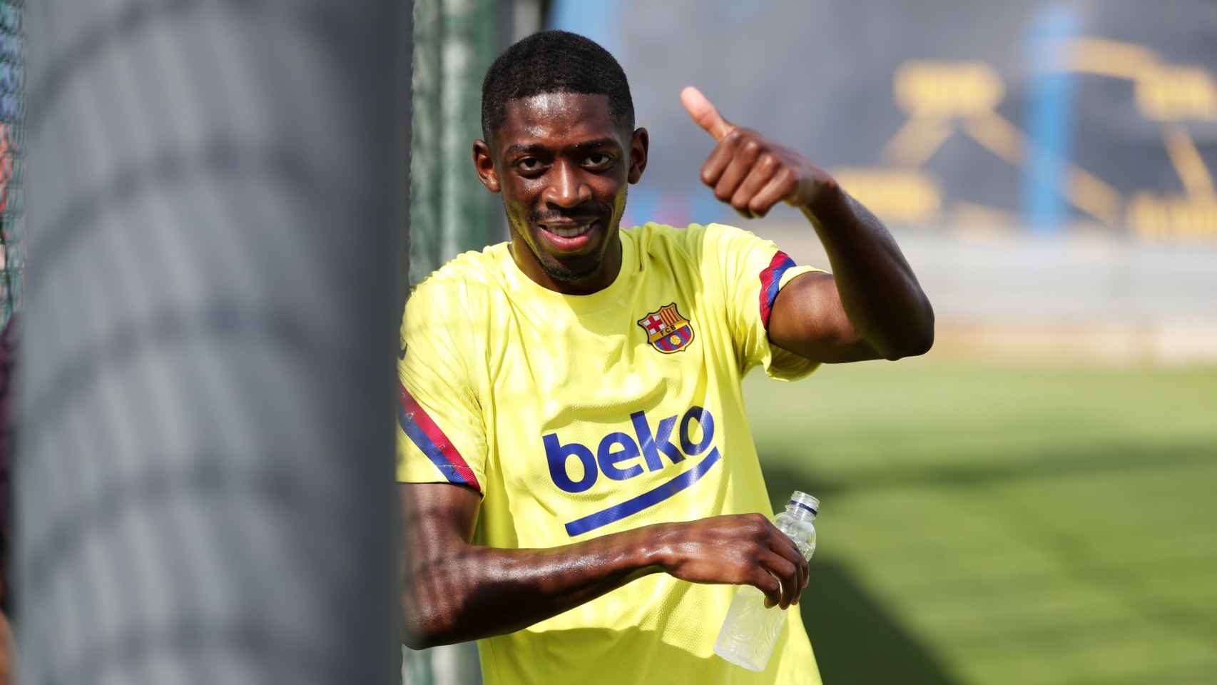 Dembelé, sonriente en un entrenamiento del Barça / FC Barcelona
