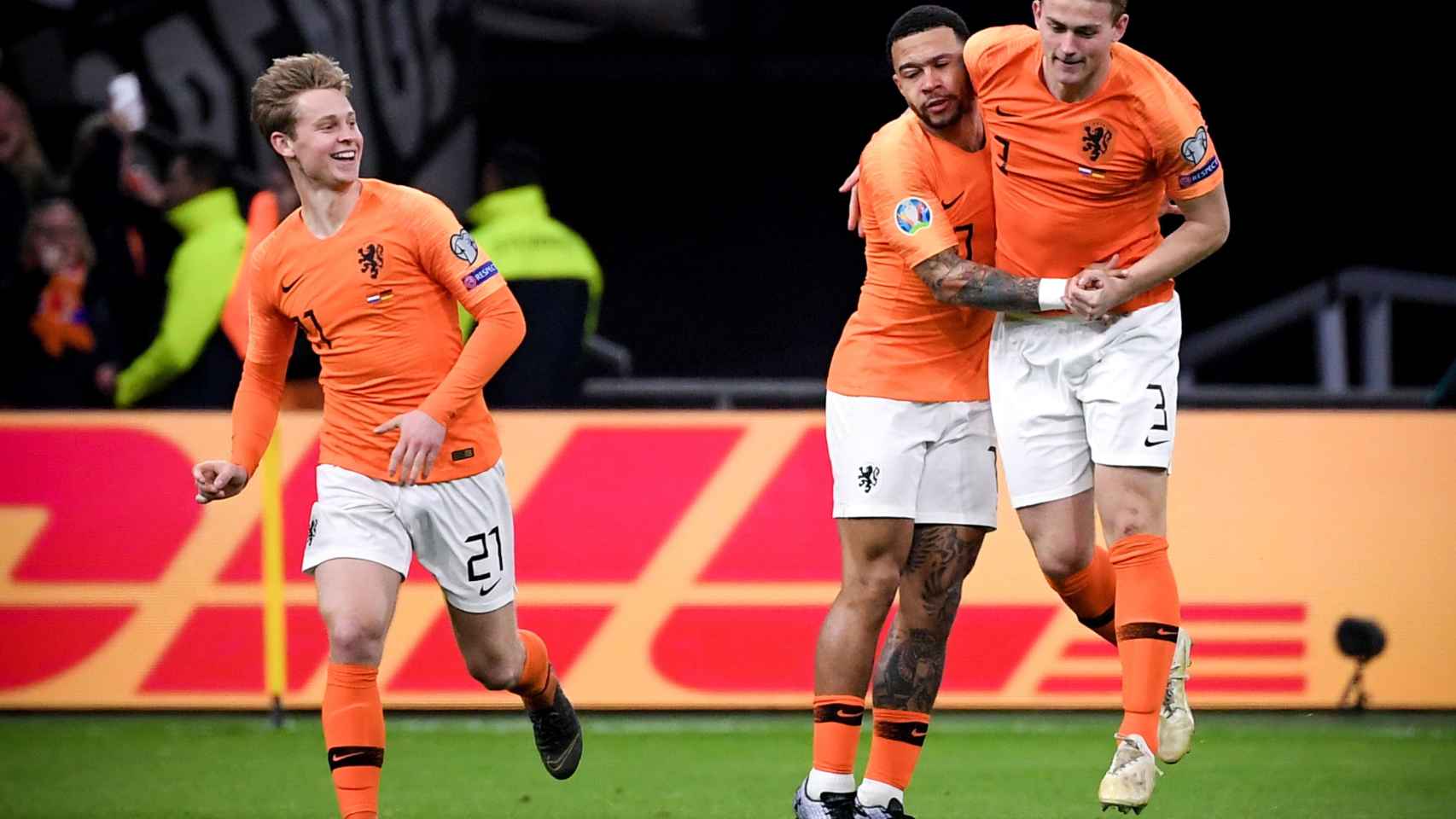 De Jong, Depay y De Ligt celebrando un gol de la selección holandesa / EFE