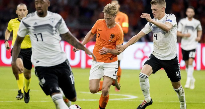 Frenkie de Jong volvió a brillar con Holanda, esta vez pasando por encima a Alemania / EFE