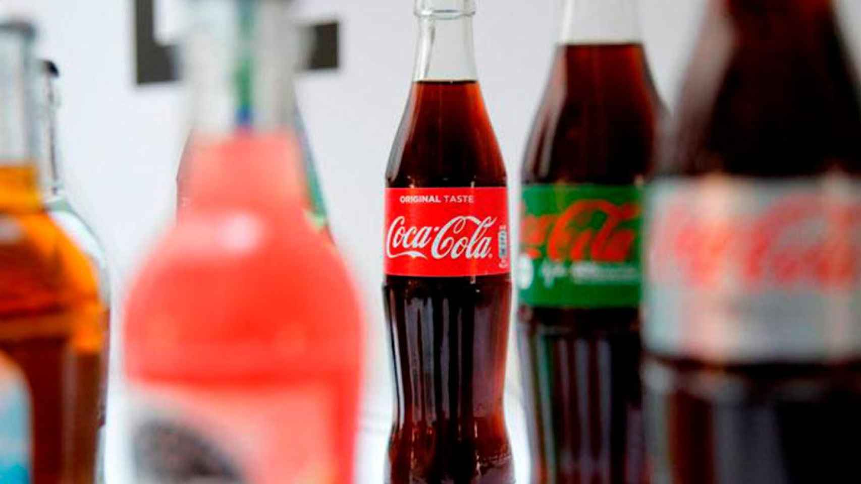 Diferentes botellas de Coca-Cola / COCA-COLA