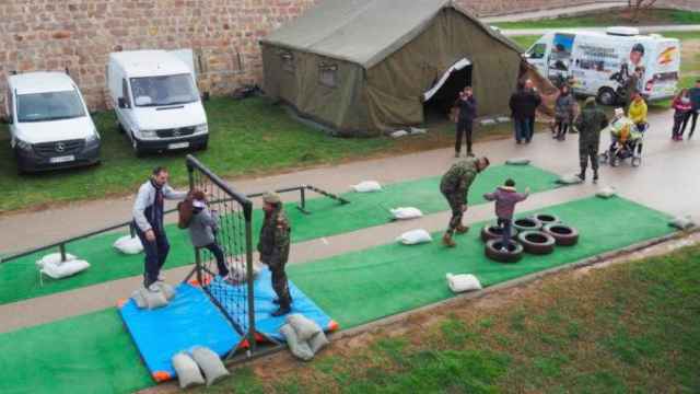 Una exhibición de las Fuerzas Armadas y de cuerpos de seguridad en el Castillo de Montjuïc / AACM