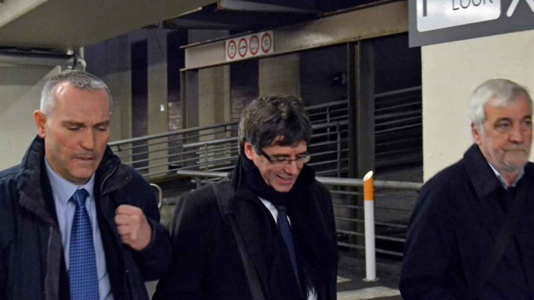 Carles Puigdemont esta mañana a su regreso a Bruselas para la reunión con Torrent / EFE