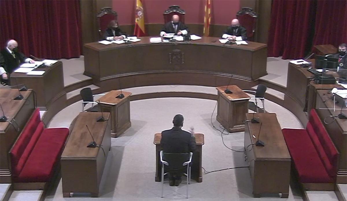 El consejero de Acción Exterior, Bernat Solé, en el juicio celebrado en el Tribunal Superior de Justicia de Cataluña por permitir el referéndum cuando era alcalde de Agramunt (Lleida) /CG