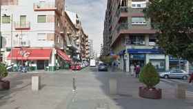 Calle Pi i Maragall en Lleida, donde han dejado inconsciente a un hombre de un puñetazo, para robarle el móvil / GOOGLE STREET VIEW