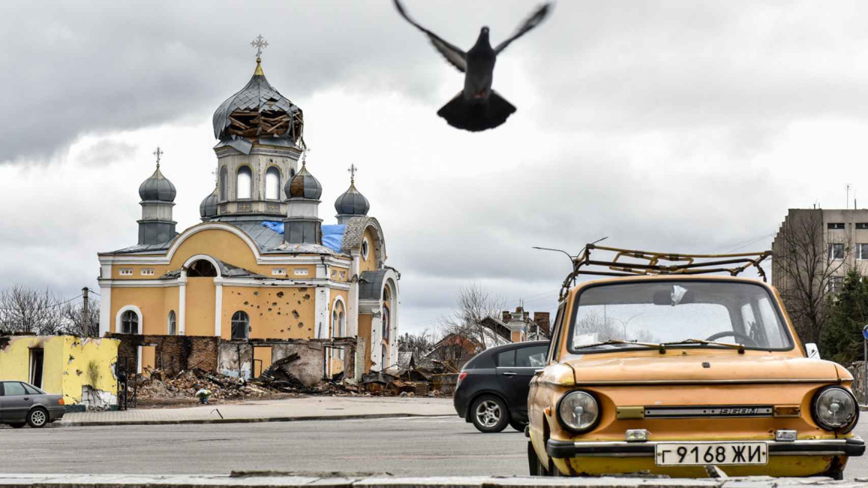 La iglesia de St. Godmothers en Malyn, en la región de Zhytomyr, dañada por los bombardeos rusos en Ucrania / OLEG PETRASYUK - EFE