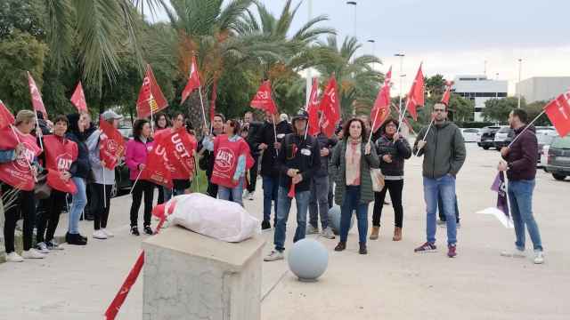 Trabajadores del sector calzado de Alicante secundando la huelga convocada / EUROPA PRESS