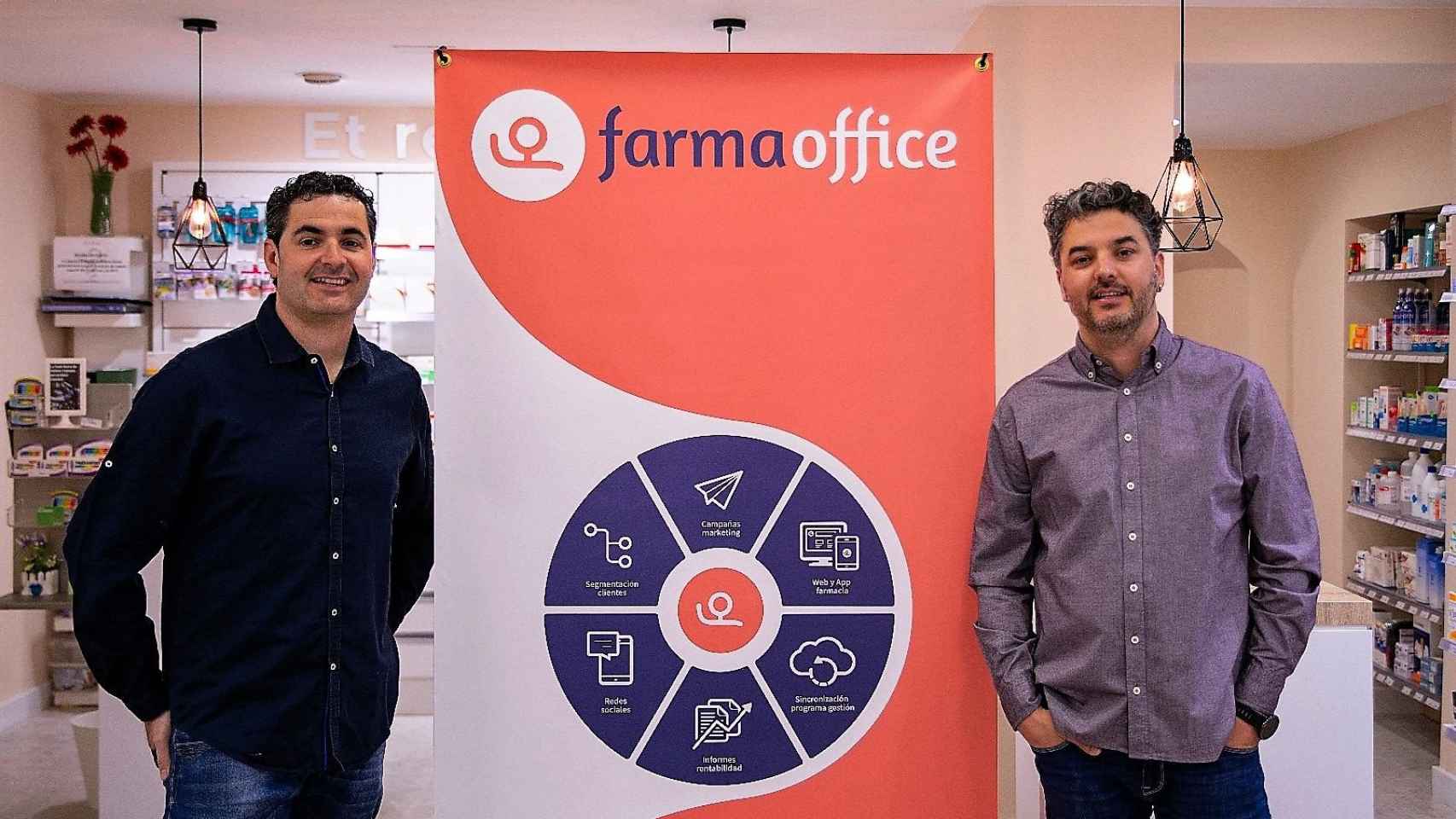 Los fundadores de Farmaoffice, Marc Cases e Isaac Fàbrega, creadores de un 'software' para mejorar la comunicación entre farmacias y clientes / CG