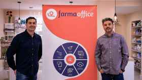 Los fundadores de Farmaoffice, Marc Cases e Isaac Fàbrega, creadores de un 'software' para mejorar la comunicación entre farmacias y clientes / CG