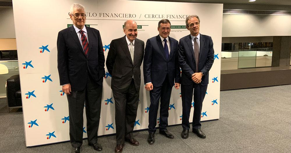 El presidente de Agbar, Àngel Simón (2d), junto a Jordi Gual (d), Miquel Roca (2i) y Juan José López Burniol (i) / CG
