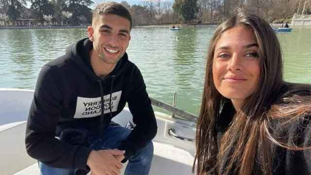 Ferran Torres y Sira Martínez, en un paseo por la ciudad de Madrid / Instagram