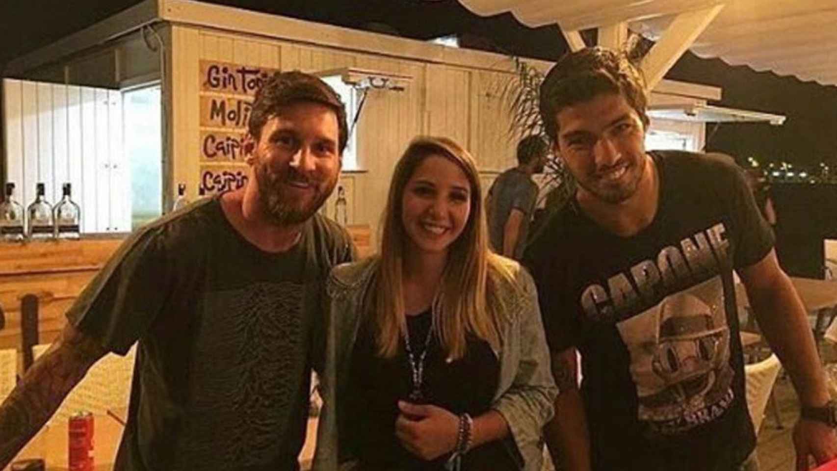 Leo Messi en Chalito con Luis Suárez
