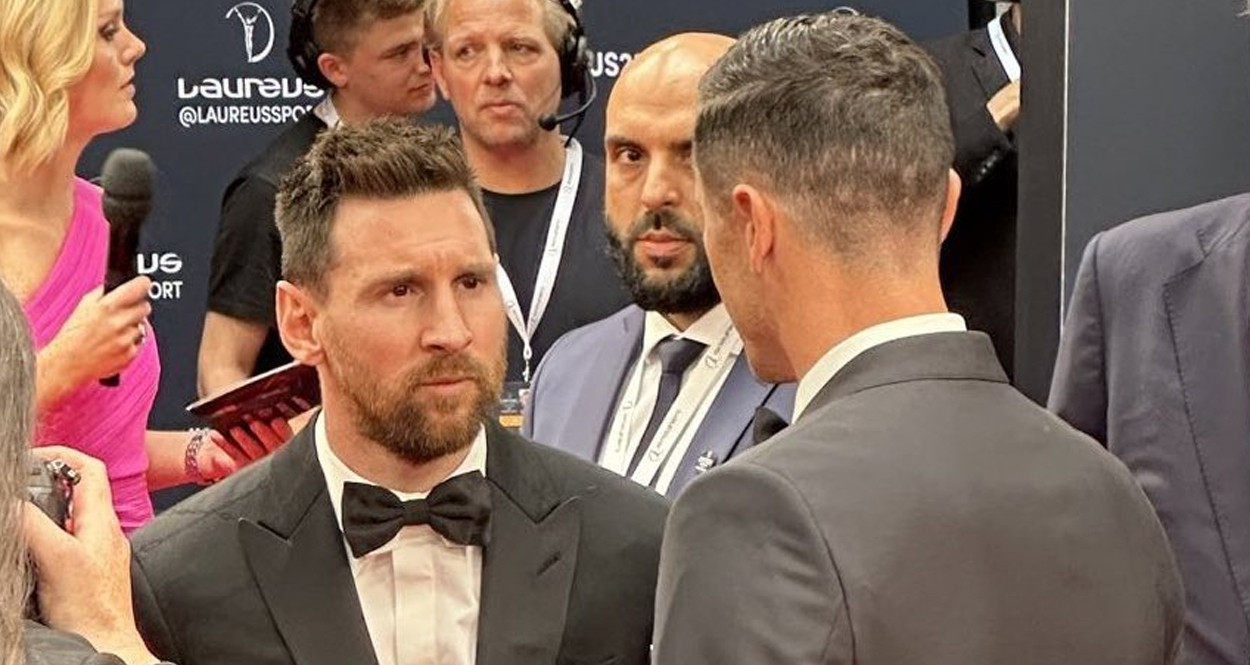 Messi y Lewandowski conversan durante la gala de los Premios Laureus / REDES