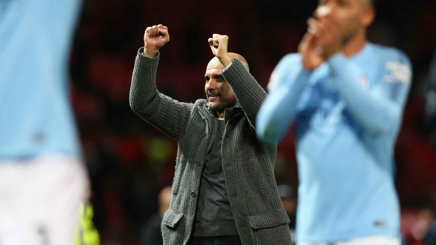 Pep Guardiola celebrando la victoria en Old Trafford / EFE