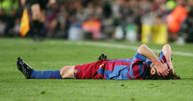 Messi lamentando una lesión en la temporada 2004-2005 / EFE