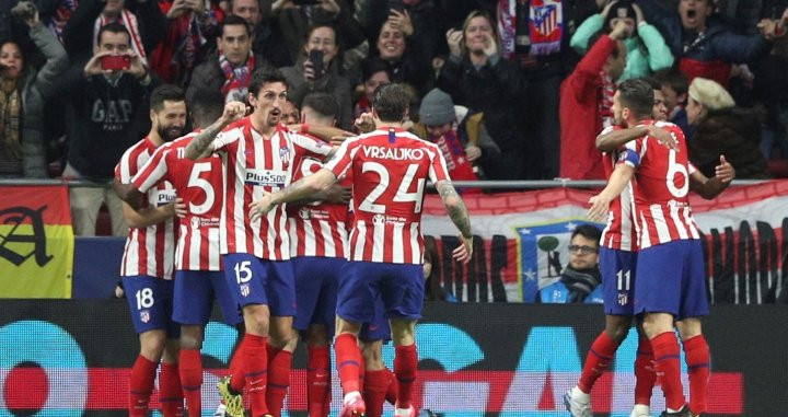Los jugadores del Atlético de Madrid celebran su gol ante el Liverpool | EFE