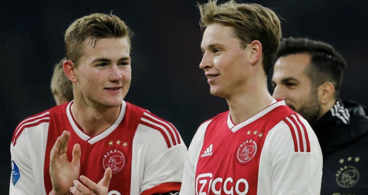 Una foto de Matthijs De Ligt y Frenkie De Jong durante un partido del Ajax / Instagram