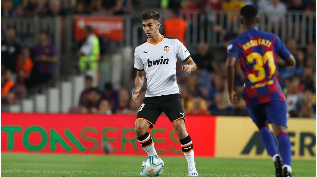 Ferrán Torres, en un partido con el Valencia | EFE
