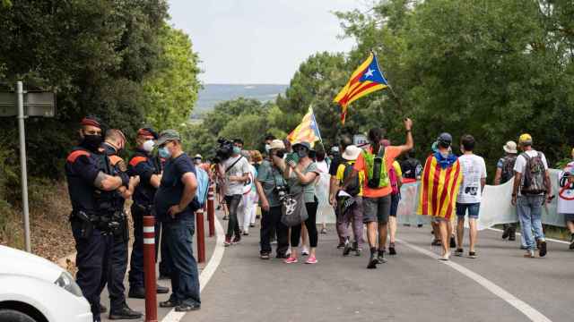 Mossos d'Esquadra controlan una marcha a favor de la independencia de Cataluña / EP