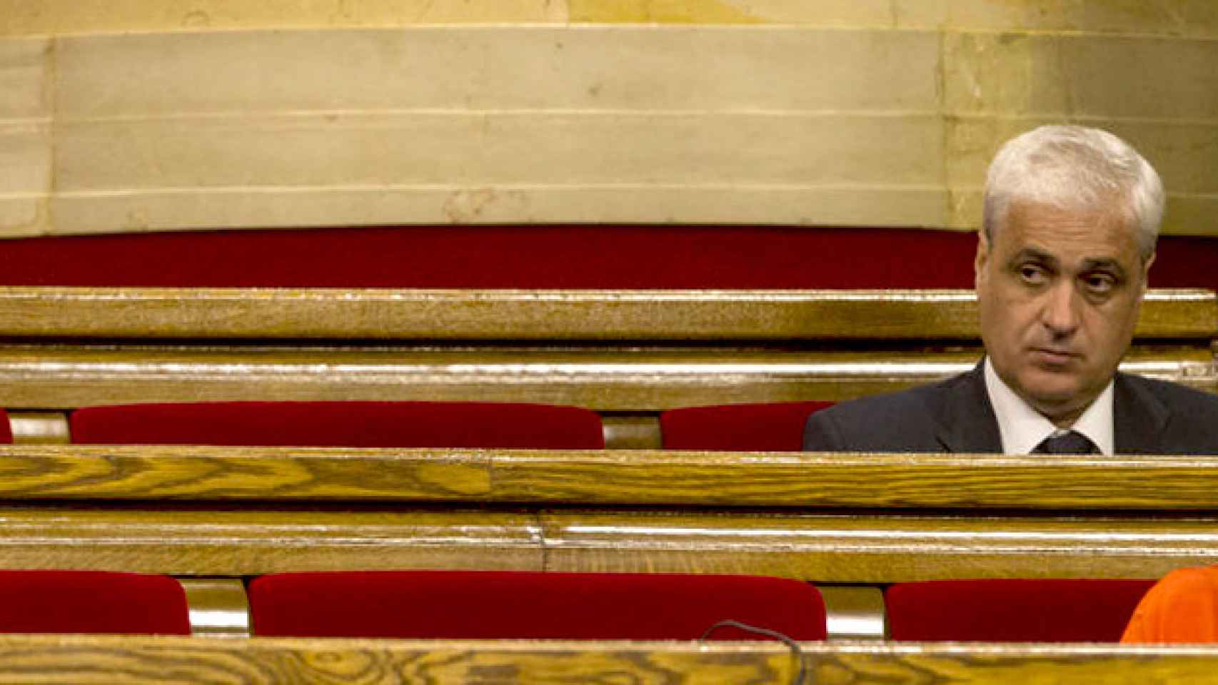 Germà Gordó, actual diputado no adscrito, en su escaño en el Parlamento catalán / EFE