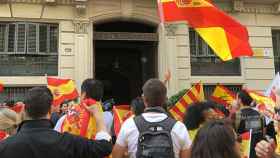 Los manifestantes se han dirigido a las puertas de la Jefatura Superior de Cataluña de la Policía Nacional / CG