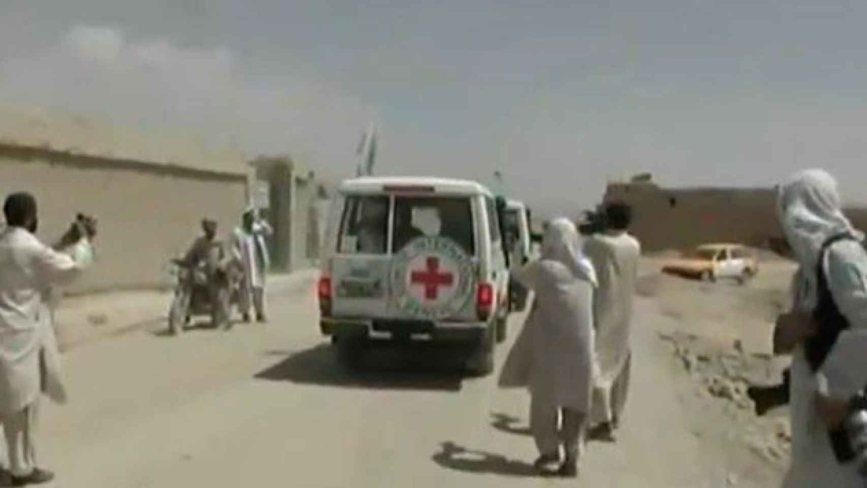 Vehículos de la Cruz Roja en Afganistán / TWITTERfgfgfgfVehículos de la Cruz Roja en Afganistán / TWITTERfgfgfgfVehículos de la Cruz Roja en Afganistán / TWITTERfgfgfgfVehículos de la Cruz Roja en Afganistán / TWITTERfgfgfgfVehículos de la Cruz Roja en Af