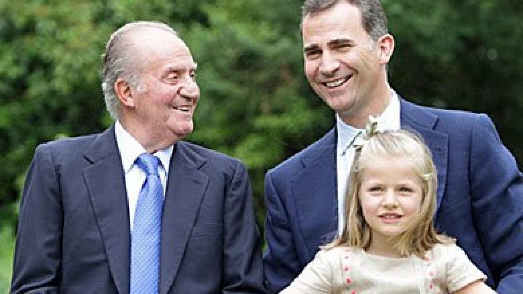 El Rey Juan Carlos, el príncipe Felipe y la infanta Leonor