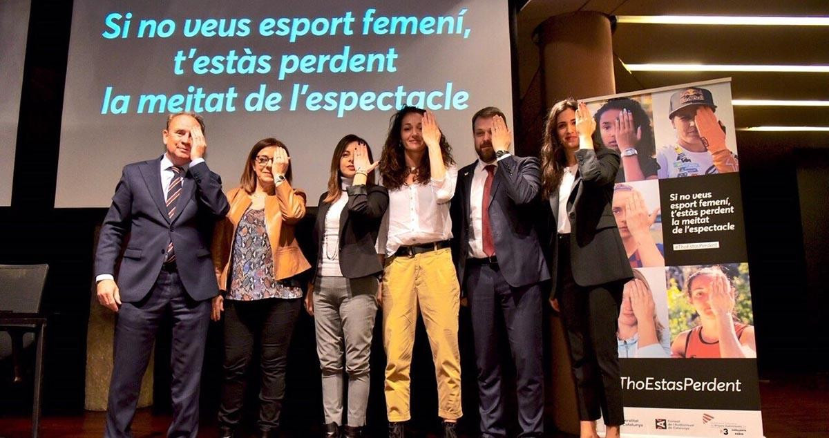 El secretario general de Deportes de la Generalitat, Gerard Figueres (segundo por la derecha) en el acto en favor del deporte femenino / CG