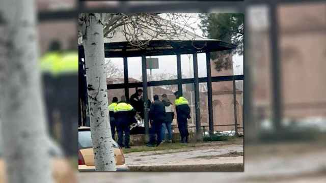 Imagen del hallazgo del cuerpo sin vida de un indigente tras el temporal Gloria en Sant Adrià de Besòs (Barcelona) / CG