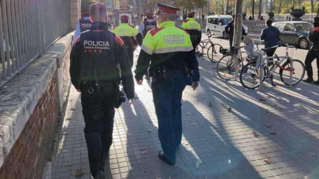 Dos agentes de los Mossos d'Esquadra en Barcelona / Europa Press