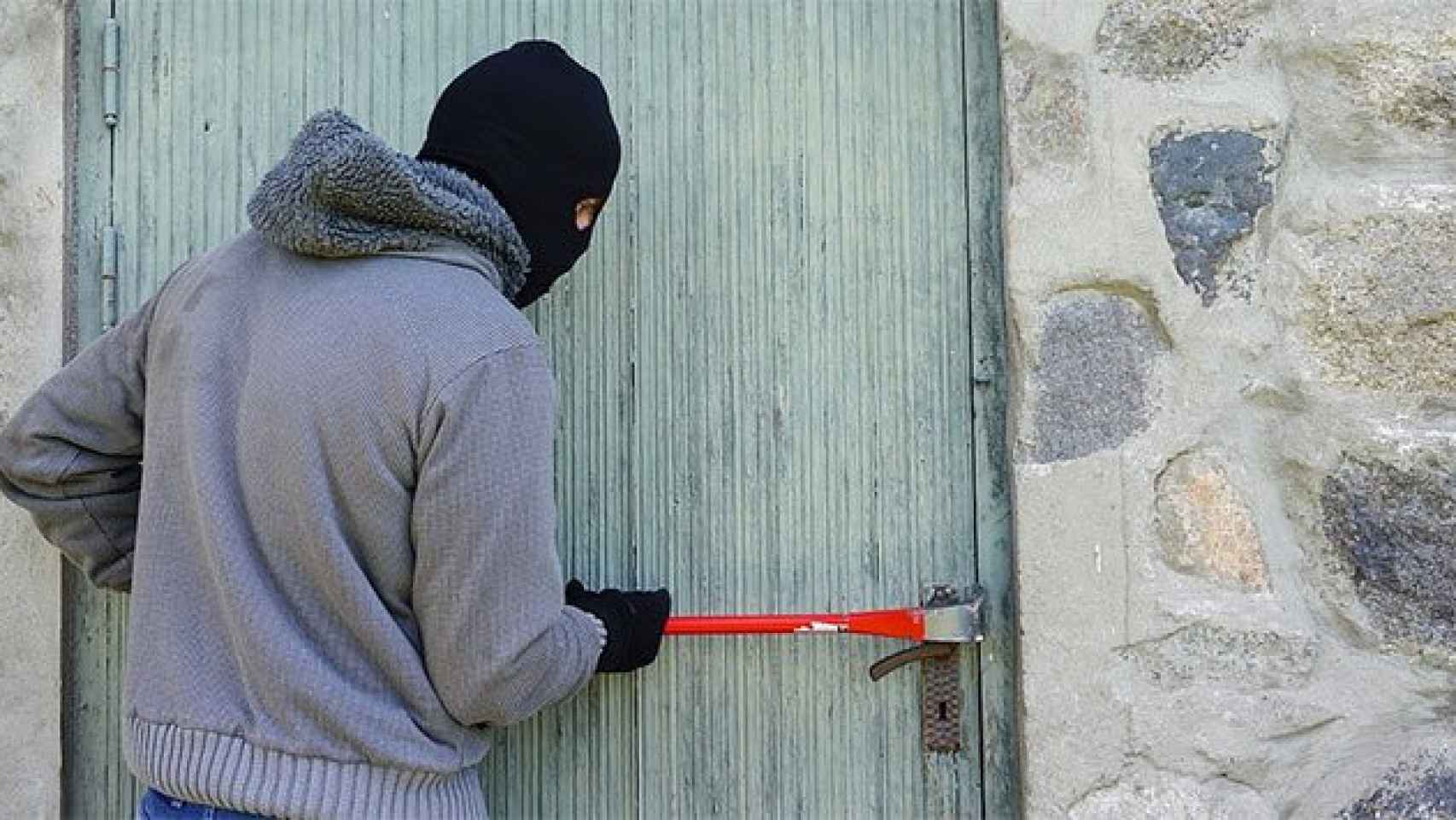 Cae un ladrón de casas tras una espectacular persecución en Sant Cugat