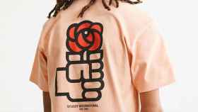 La camiseta de Urban Outfitters con el símbolo del PSOE / CG
