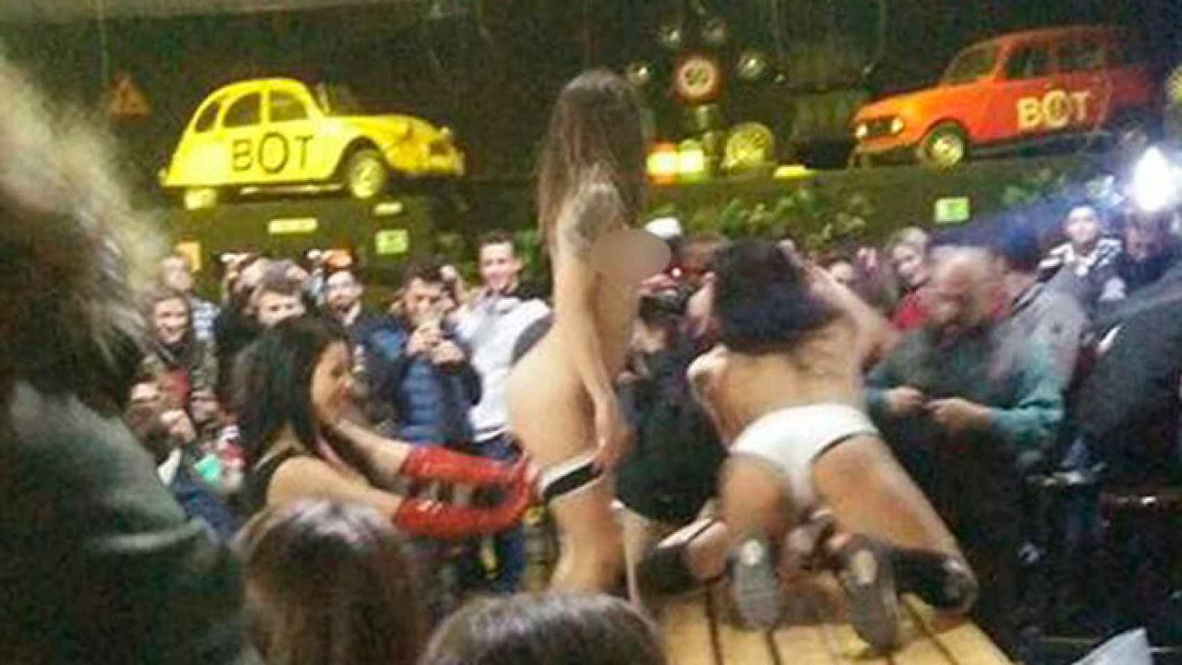 Un momento del acto sexual del sábado en The Bot, en Mataró / CG