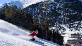 Imagen de un esquiador en Vall de Núria / EP