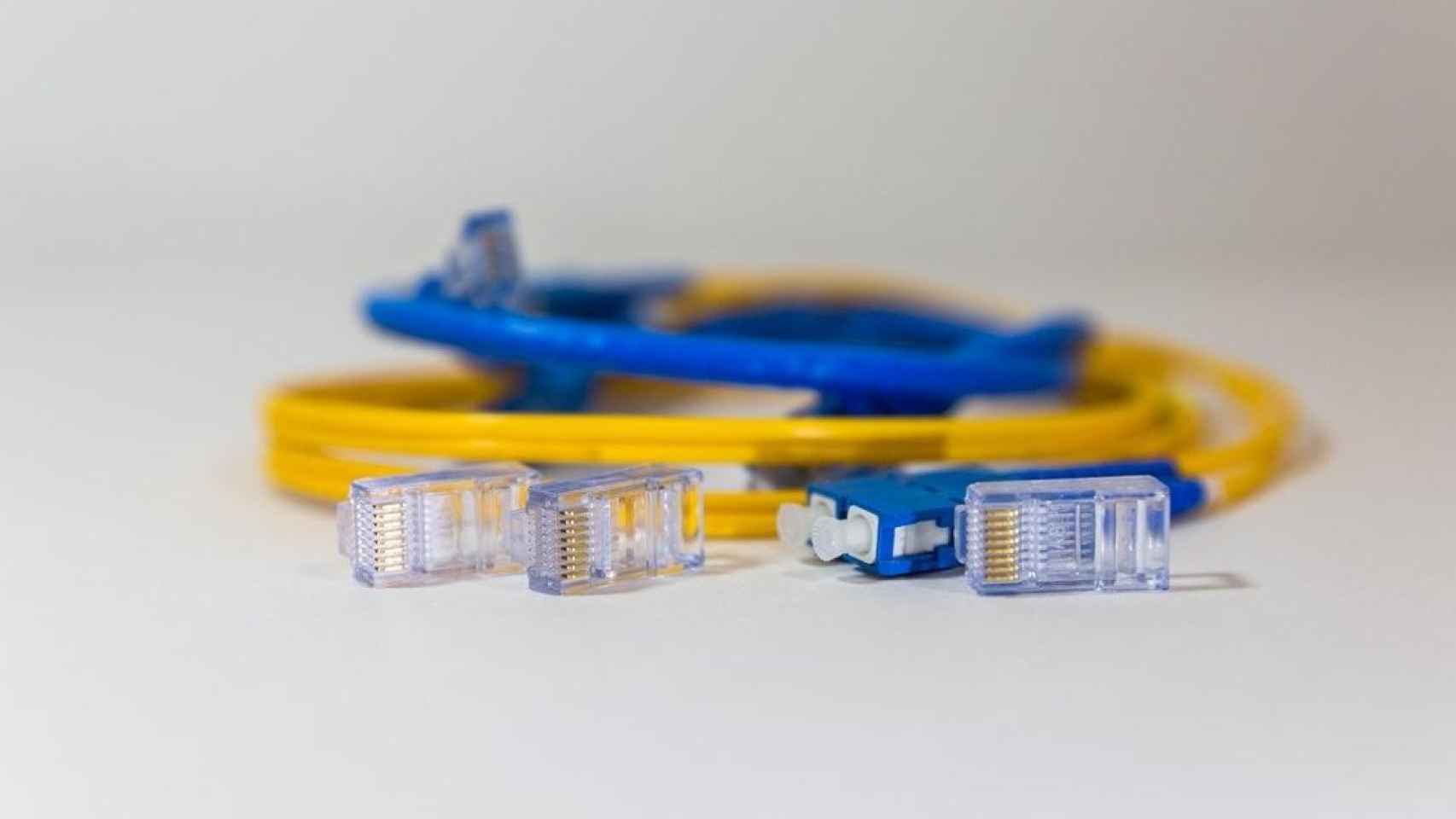Cables de fibra óptica, el principal negocio de Adamo / PIXABAY
