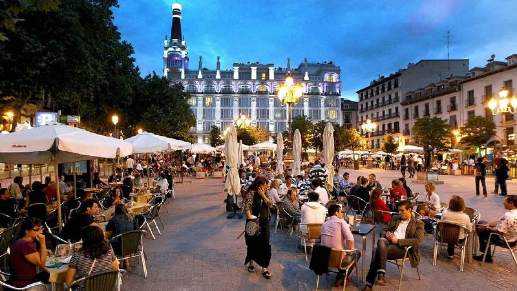 Las terrazas de la plaza Santa Ana de Madrid.