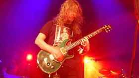 Mikael Akerfeldt, cantante y guitarra solista de Opeth, actuando en la sala Apolo en el año 2009