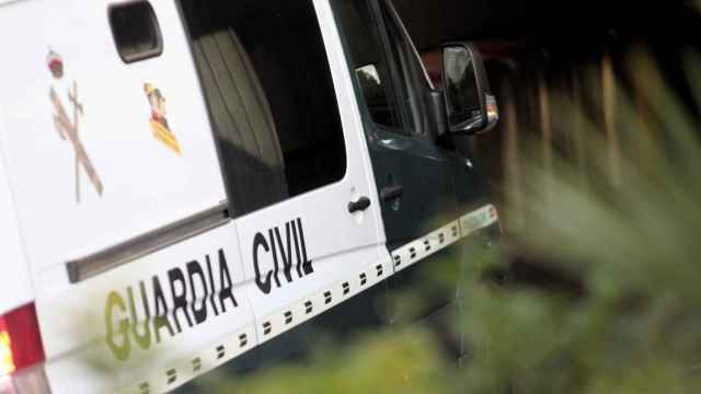Un furgón de la Guardia Civil en una imagen de archivo. El detenido por presunto abuso a una niña de 11 años en Almería, en libertad con cargos / EUROPA PRESS