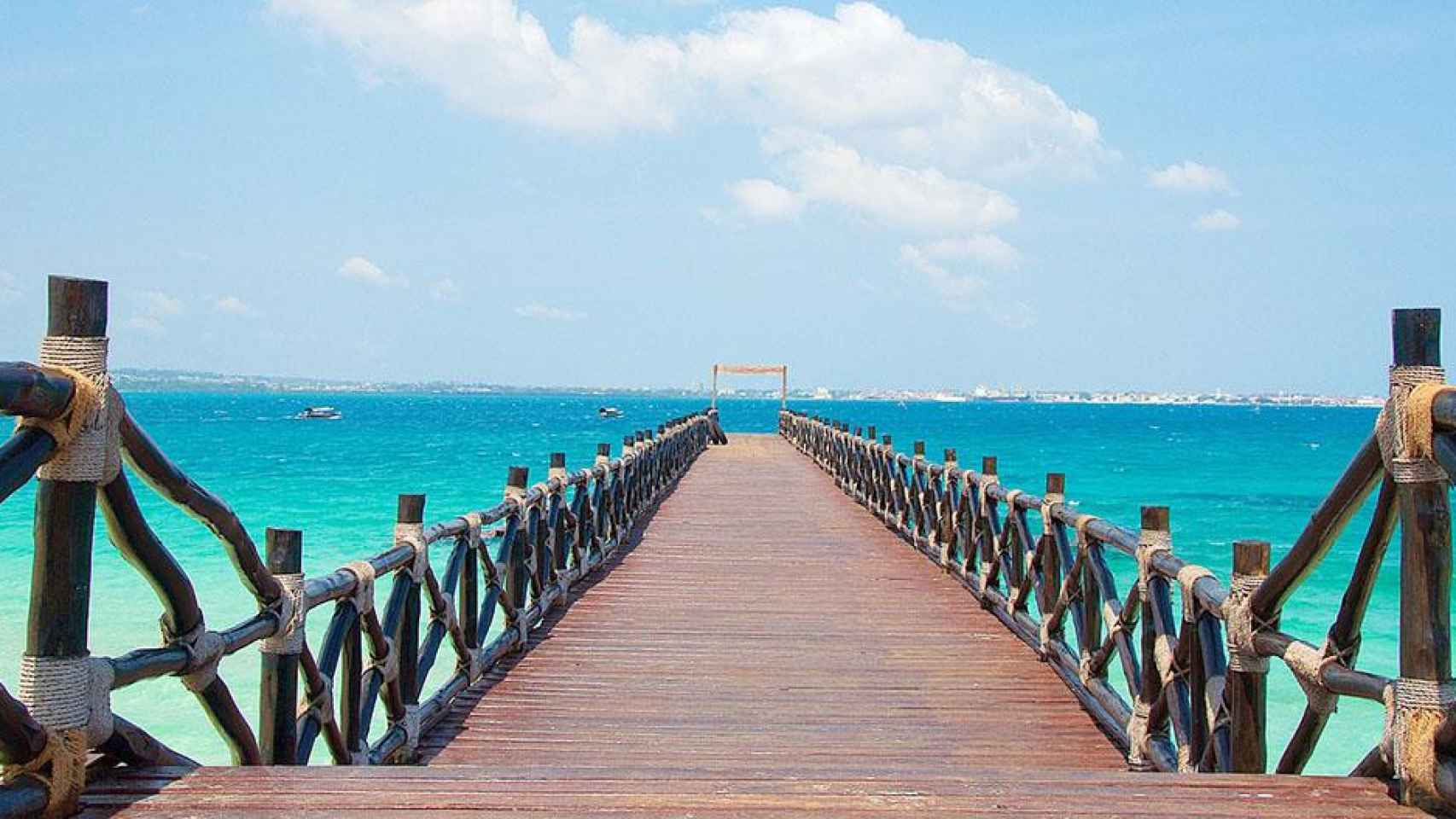 Imagen de una playa paradisíaca de Zanzibar, el destino turístico de moda para los españoles este verano / PIXABAY